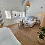 Boutique 1880-romantic Historic Boutique With Outdoor Jacuzzi *