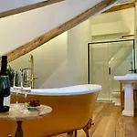 Boutique 1880-romantic Historic Boutique With Outdoor Jacuzzi San Salvador