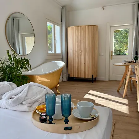 Boutique 1880-romantic Historic Boutique With Outdoor Jacuzzi *