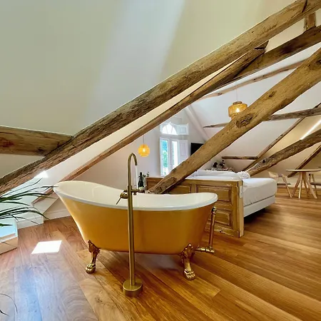 Boutique 1880-romantic Historic Boutique With Outdoor Jacuzzi *