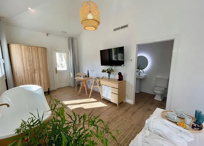 Boutique 1880-romantic Historic Boutique With Outdoor Jacuzzi *